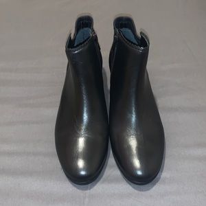 LN Like New Black Bailee Jack Rogers Size 8.5